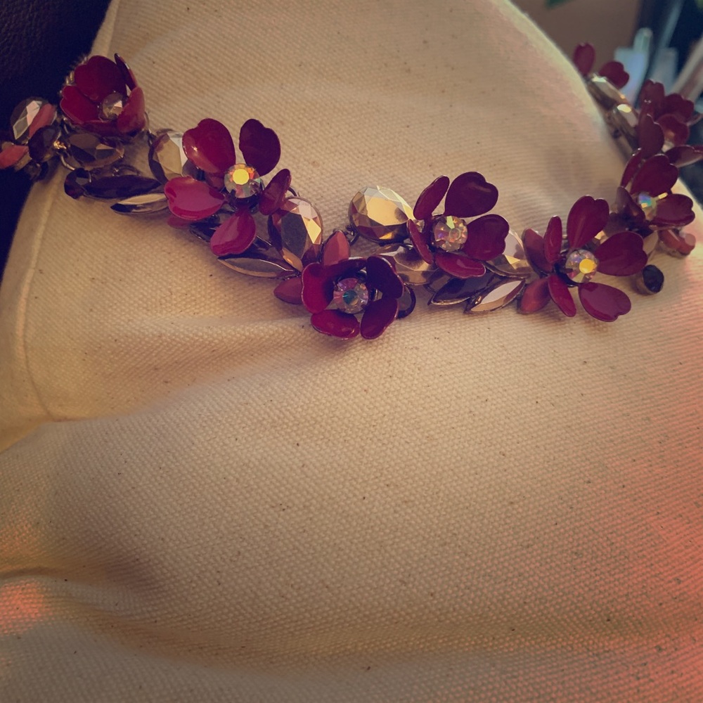 Glamorous Red and Gold Flower Necklace